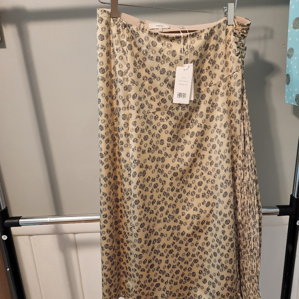 I don't need this skirt.